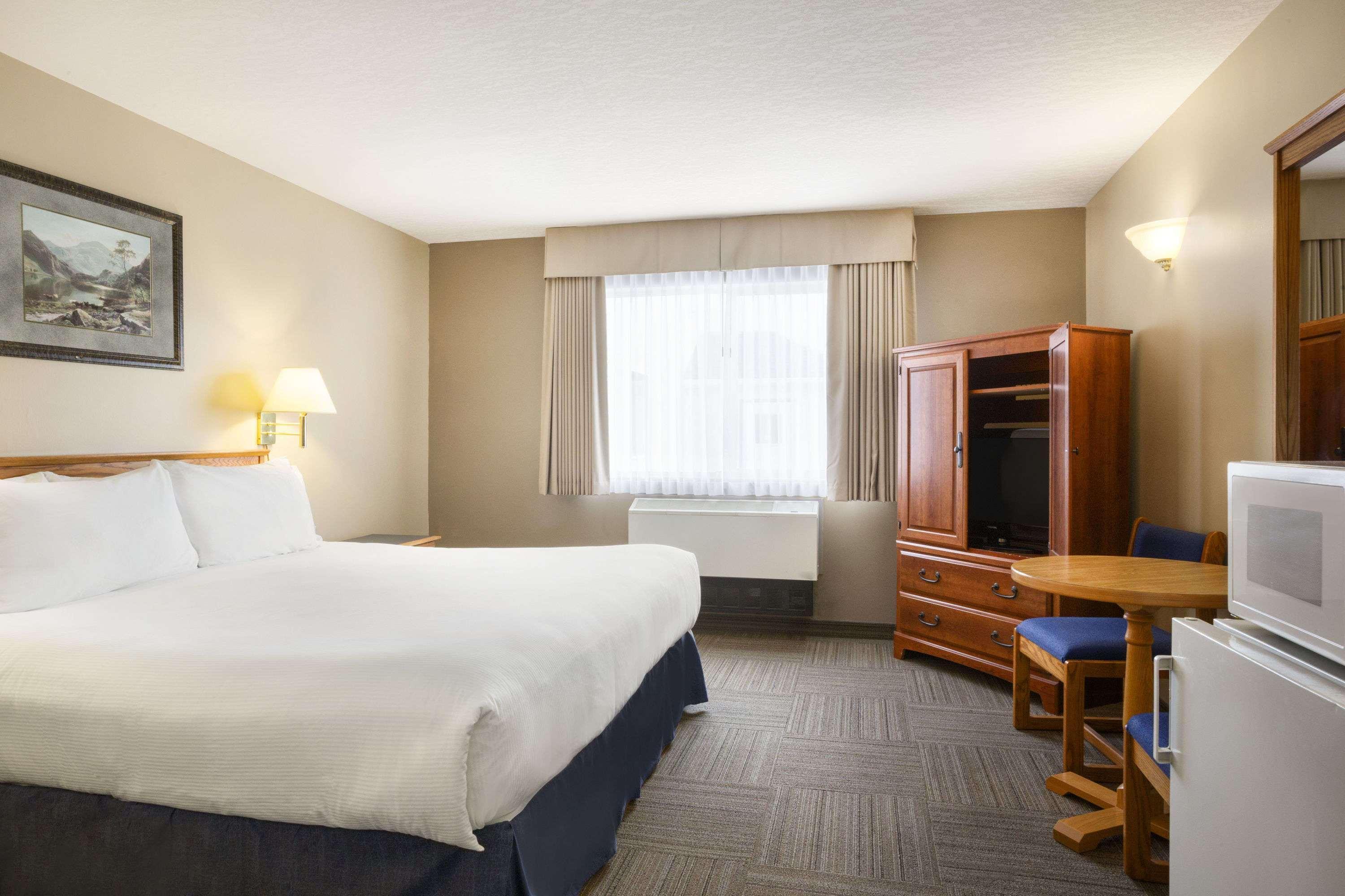 Days Inn By Wyndham Hinton Buitenkant foto