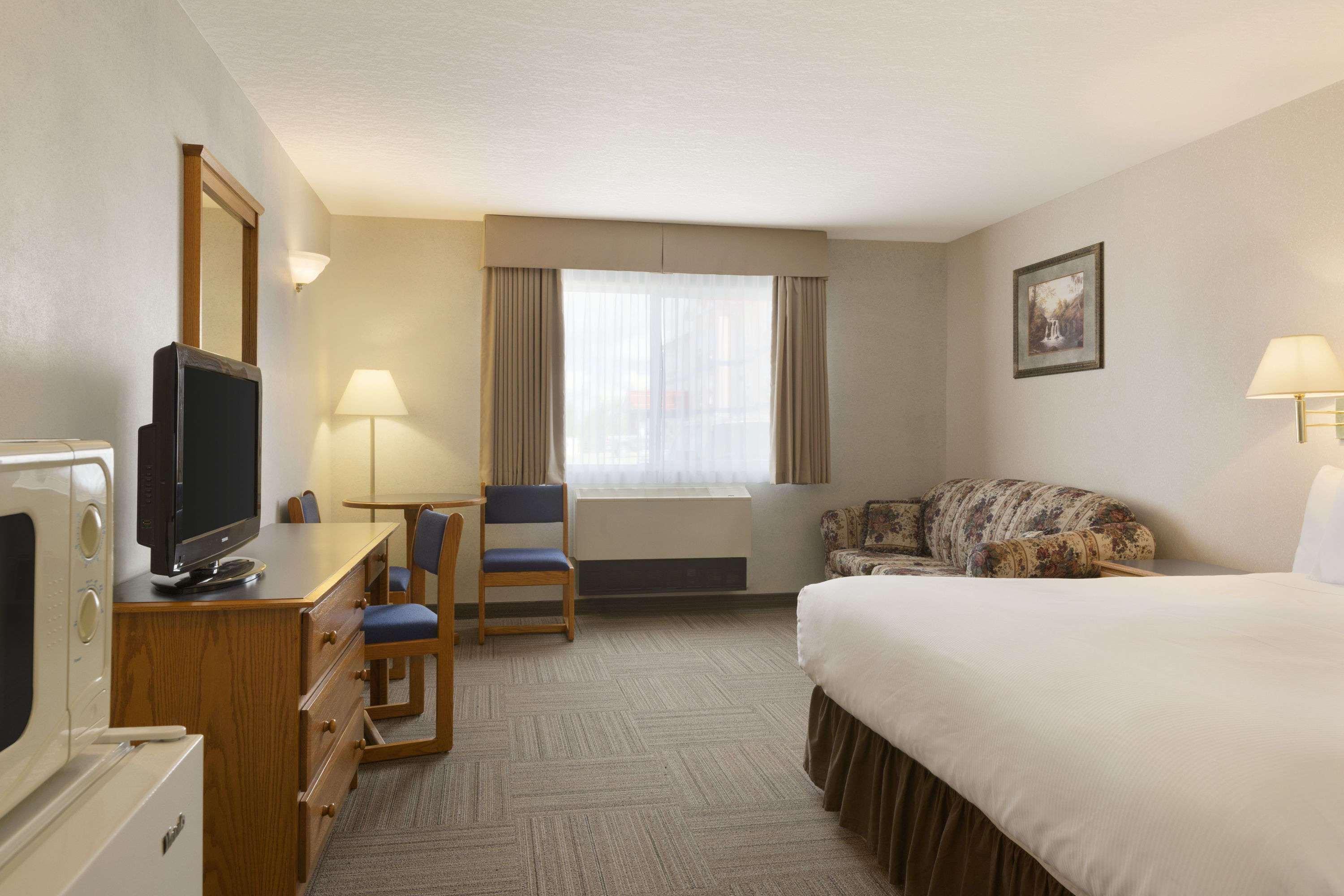 Days Inn By Wyndham Hinton Buitenkant foto